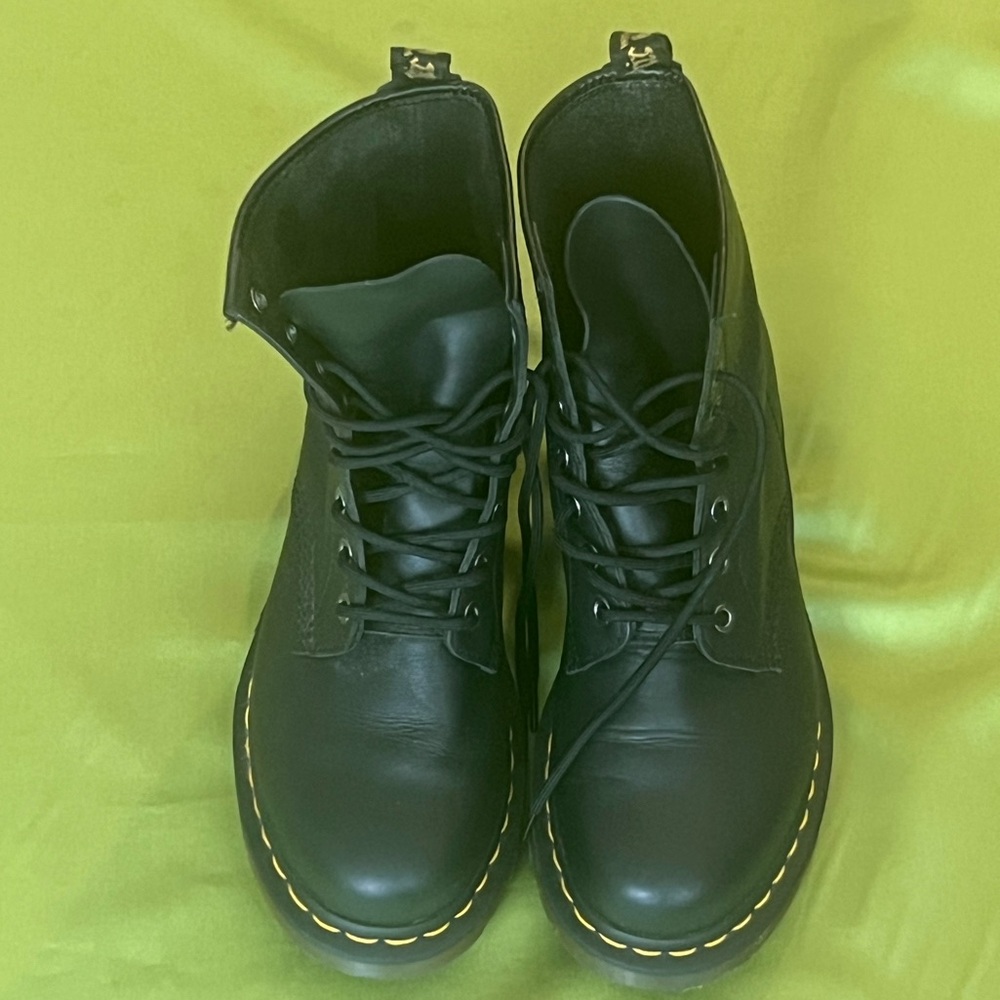 Dr. Martens | 1460 Size 9 *Broken In*